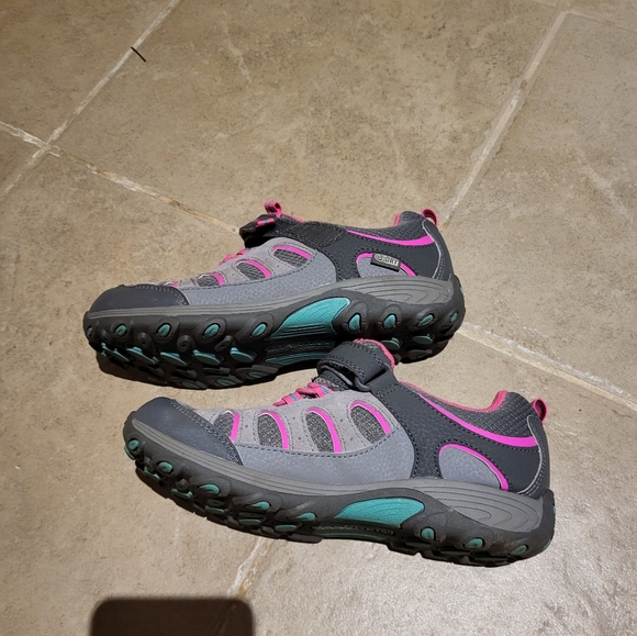 Like New Girls Merrell hiking shoes - Picture 2 of 7